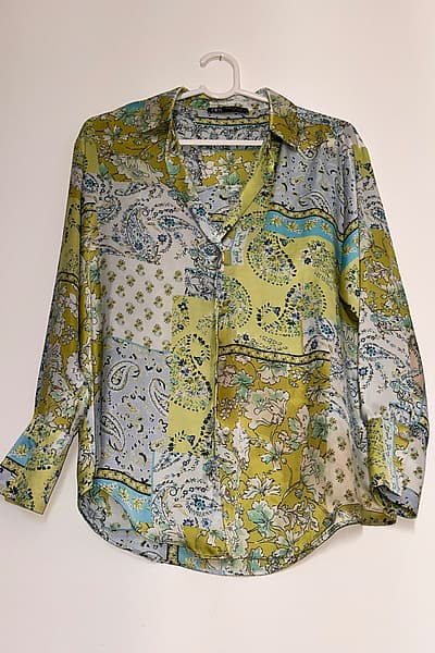 Camicetta Zara con stampa floreale Paisley by Zara — pre-loved on Thrifted.mt