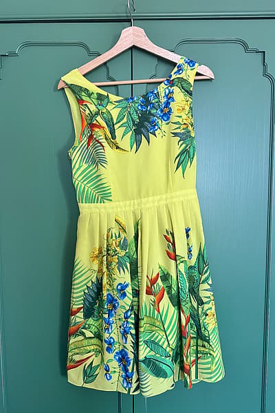 Abito giallo Oasis by Oasis — pre-loved on Thrifted.mt