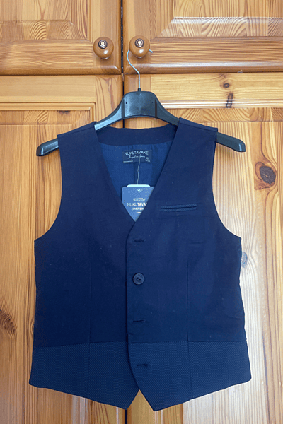 Gilet elegante blu navy su misura by Nukutavake — pre-loved on Thrifted.mt