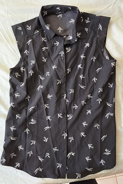 Camicia senza maniche Calliope con stampa di uccelli by Calliope — pre-loved on Thrifted.mt