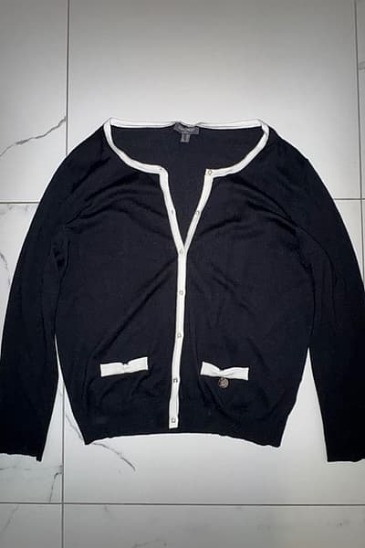 Camomilla Black Contrast Trim Cardigan - 1 pearl missing! by Camomilla — pre-loved on Thrifted.mt