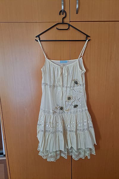 Abito a balze in pizzo stile boho di F&F Cream — pre-loved on Thrifted.mt