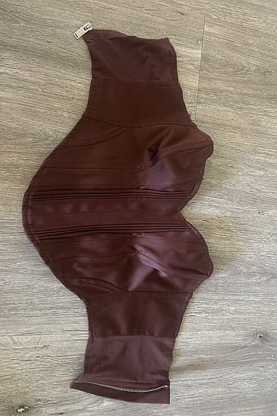 Top a corsetto strutturato color marrone — pre-loved on Thrifted.mt