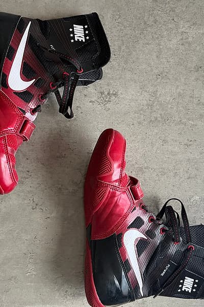 Scarpe da boxe Nike HyperKO – Rosso/Nero – EU 40 – Combinazione di colori rara by Nike — pre-loved on Thrifted.mt