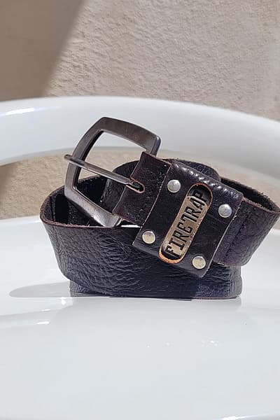 Cintura in pelle marrone — pre-loved on Thrifted.mt