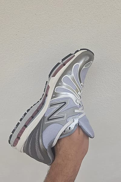 New balance U1890  Brand new by New Balance — pre-loved on Thrifted.mt