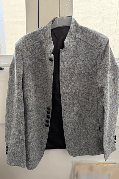 Chaqueta tipo blazer texturizada gris — pre-loved on Thrifted.mt