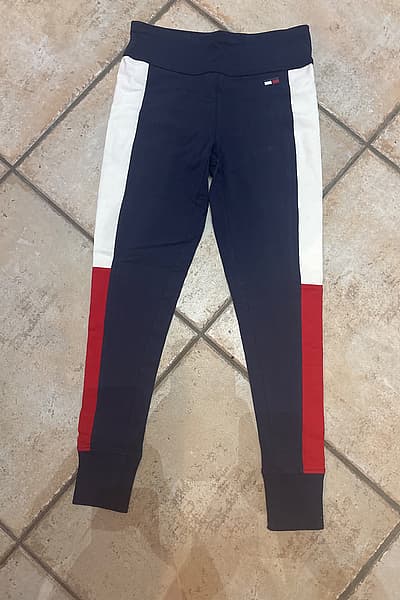 Mallas deportivas Tommy Hilfiger by Tommy Hilfiger — pre-loved on Thrifted.mt