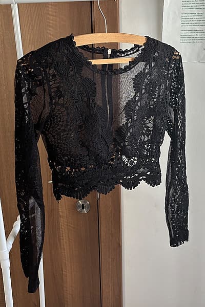 Top Crop b'Kmiem Twil u Bizzilla Iswed by Tally Weijl — pre-loved on Thrifted.mt