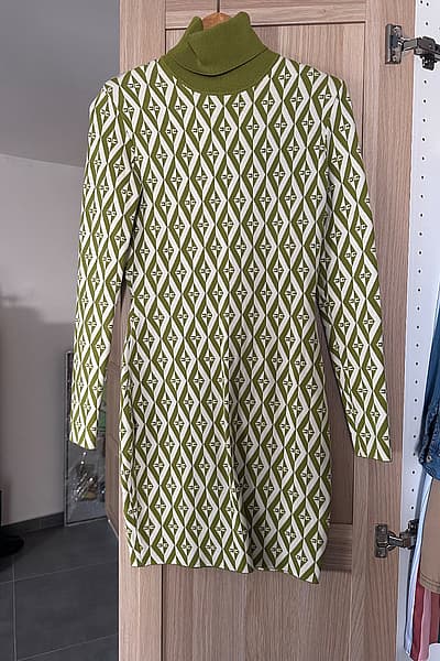 Abito a collo alto con motivo geometrico di Elisabetta Franchi — pre-loved on Thrifted.mt