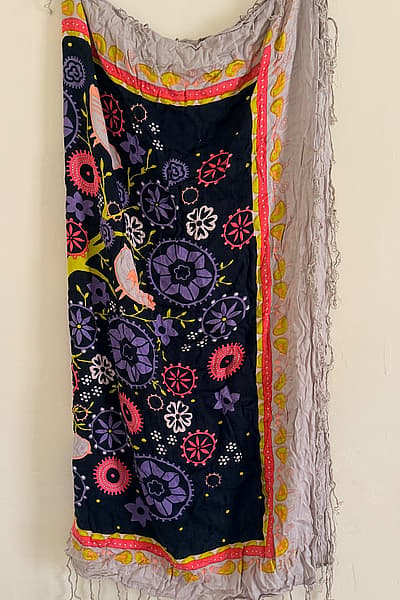 Sciarpa con stampa floreale "Pieces" by Pieces — pre-loved on Thrifted.mt