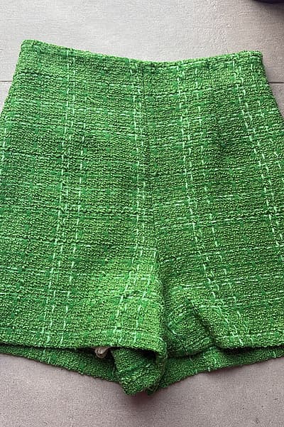 Xorts tat-Tweed Check Aħdar by Zara — pre-loved on Thrifted.mt