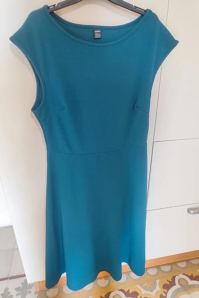Teal dress — pre-loved on Thrifted.mt