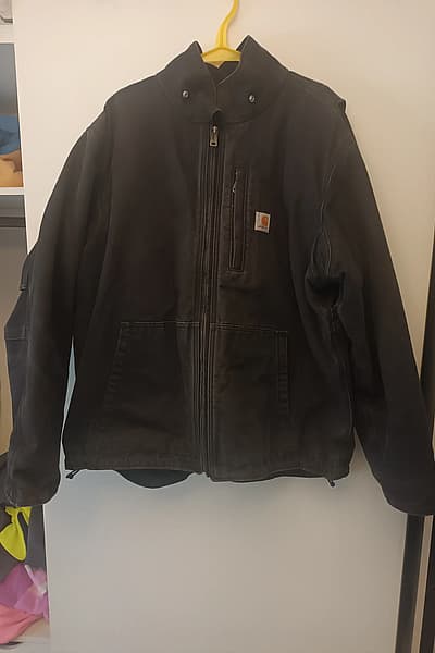 Carhartt full swing work jacket by Carhartt — pre-loved on Thrifted.mt