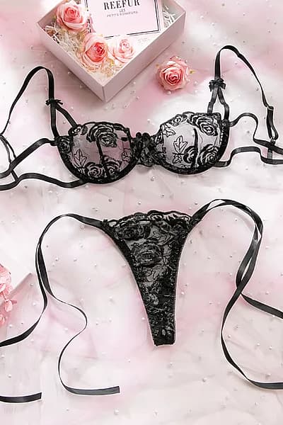 Set Black Rose by Muuah Lingerie — pre-loved on Thrifted.mt