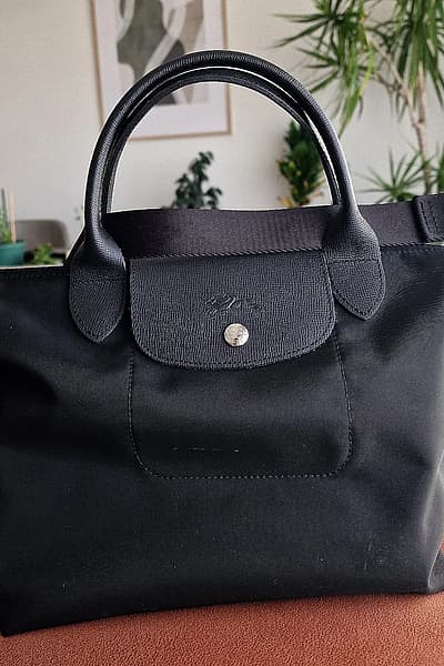 Borsa Longchamp Le Pliage Néo con manico superiore – Nera by Longchamp  — pre-loved on Thrifted.mt