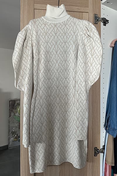 Maglione a collo alto in maglia geometrica color crema di Elisabetta Franchi — pre-loved on Thrifted.mt