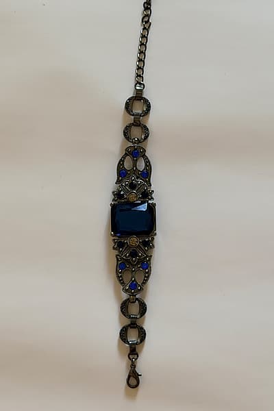 Bracciale in pietra blu in stile vintage — pre-loved on Thrifted.mt