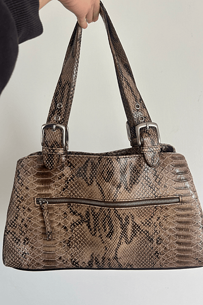 Borsa a tracolla Y2K in finta pelle di serpente, marrone by No name — pre-loved on Thrifted.mt