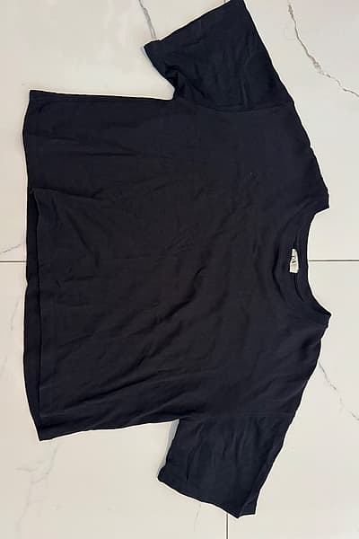 Black Basic Cotton T-Shirt by C&A — pre-loved on Thrifted.mt