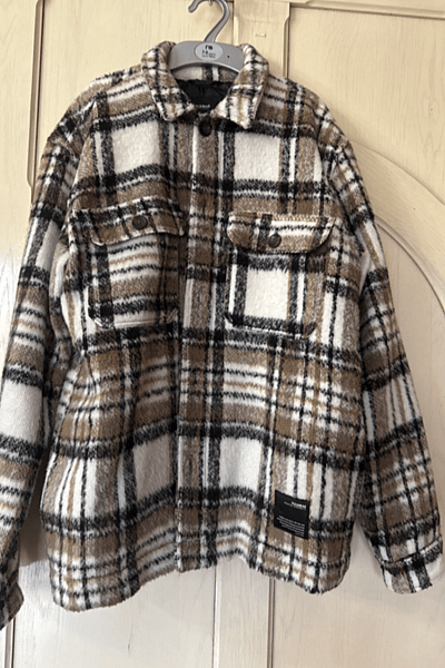 Giacca shacket a quadri con bottoni by Pull&Bear — pre-loved on Thrifted.mt