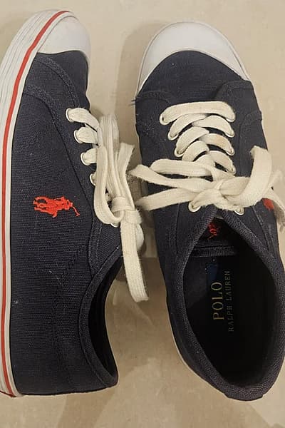 Ténis Polo Ralph Lauren azul-marinho by Polo Ralph Lauren — pre-loved on Thrifted.mt