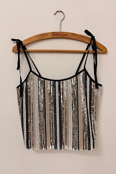 Top Eleganti bil-Sequins — pre-loved on Thrifted.mt
