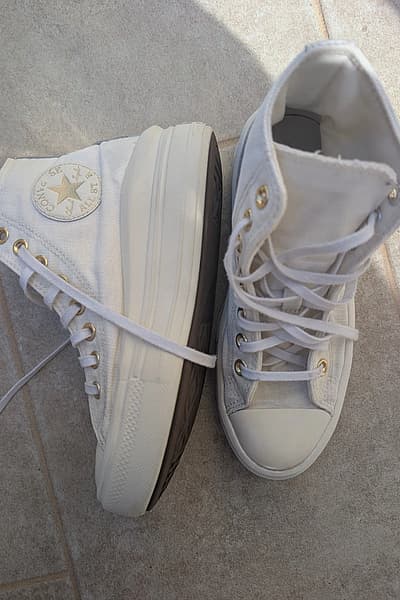 Converse bianche con zeppa, modello alto, taglia EU37/UK4 by Converse — pre-loved on Thrifted.mt