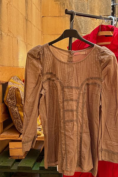 Blusa de encaje estilo boho de Saint Tropez by Saint Tropez — pre-loved on Thrifted.mt