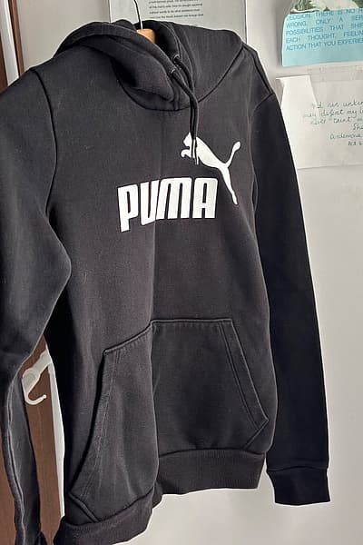 Hoodie tal-Logo Iswed tal-Puma by Puma — pre-loved on Thrifted.mt