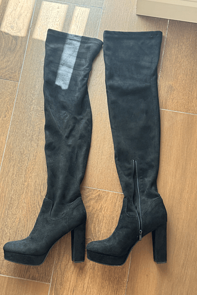 Botas negras por encima de la rodilla — pre-loved on Thrifted.mt