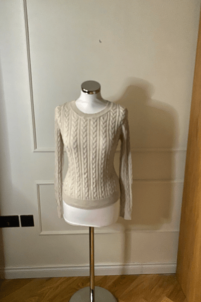 Maglione color crema a trecce by H&M Basic — pre-loved on Thrifted.mt