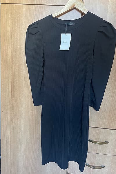 Abito Bershka — pre-loved on Thrifted.mt