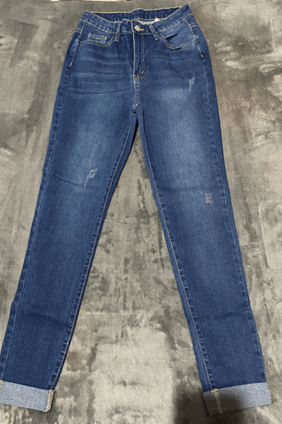Jeans skinny blu b'manki distressjati by SHEIN — pre-loved on Thrifted.mt