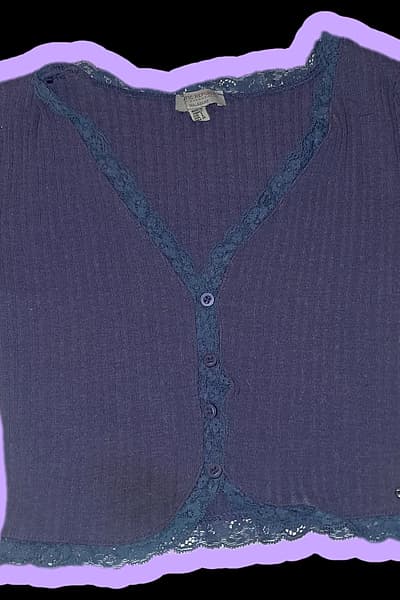 Cardigan bil-labar bil-bizzilla vjola Y2K Crop top - Pull & Bear S by Pull&Bear — pre-loved on Thrifted.mt