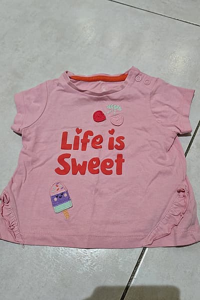 Maglietta "Pink Life is Sweet" by Mothercare  — pre-loved on Thrifted.mt