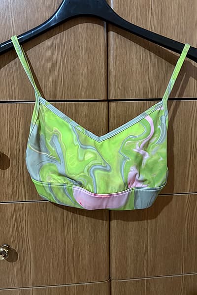 Abstract Swirl Pattern Crop Top — pre-loved on Thrifted.mt