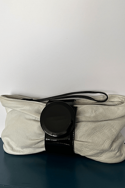 Pochette in pelle Emporio Armani by Emporio Armani — pre-loved on Thrifted.mt