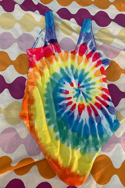 Costume da bagno per bambini arcobaleno by No brand — pre-loved on Thrifted.mt