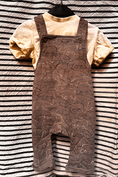 Conjunto de peto con estampado de ositos by Topomini — pre-loved on Thrifted.mt