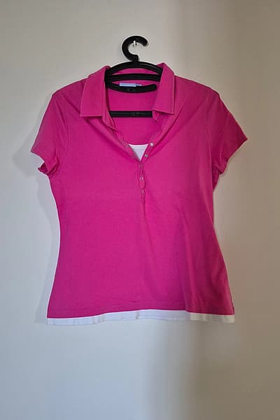 Polo rosa a capas by Denver Hayes — pre-loved on Thrifted.mt