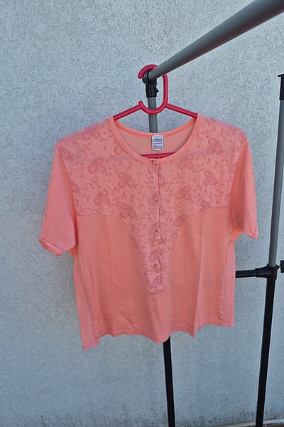High quality cotto. Embroidered Peach Short Sleeve Top 