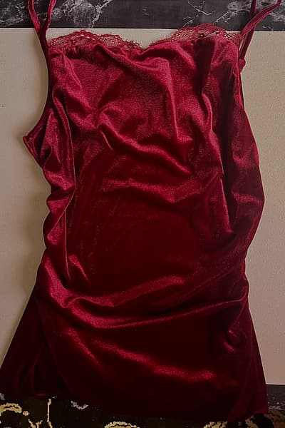 Red short length velvet dress by SHEIN — pre-loved on Thrifted.mt