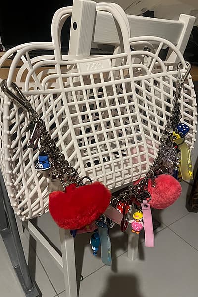Borsa a cestino in plastica bianca Melissa by Melissa — pre-loved on Thrifted.mt