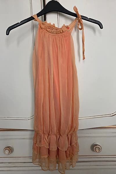 Bluża tal-Ħarir Oranġjo Morgan b'Ruffle by Morgan — pre-loved on Thrifted.mt