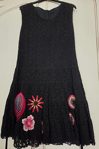Ilbies tal-Bizzilla Irrakkmat Iswed Desigual by Desigual — pre-loved on Thrifted.mt