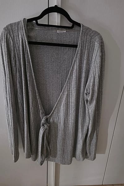 Grey Ribbed Wrap Cardigan by Calliope — pre-loved on Thrifted.mt