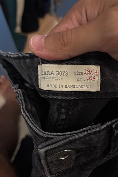 Jeans da motociclista neri effetto consumato Zara Boys by Zara Boys — pre-loved on Thrifted.mt