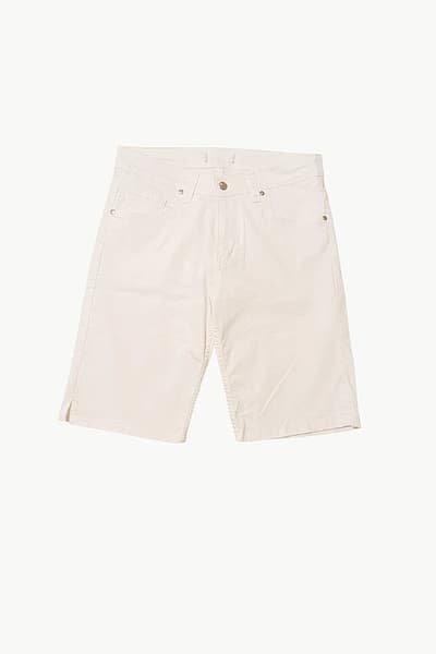 White bermuda shorts — pre-loved on Thrifted.mt