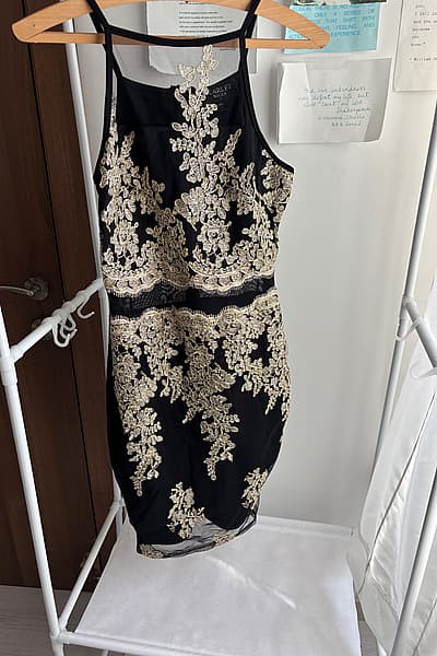 Ilbies Iswed u Deheb ta' Scarlet Rocks by Scarlet Rocks — pre-loved on Thrifted.mt